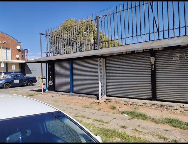 20M² WAREHOUSE FOR SALE IN KRUGERSDORP CENTRAL